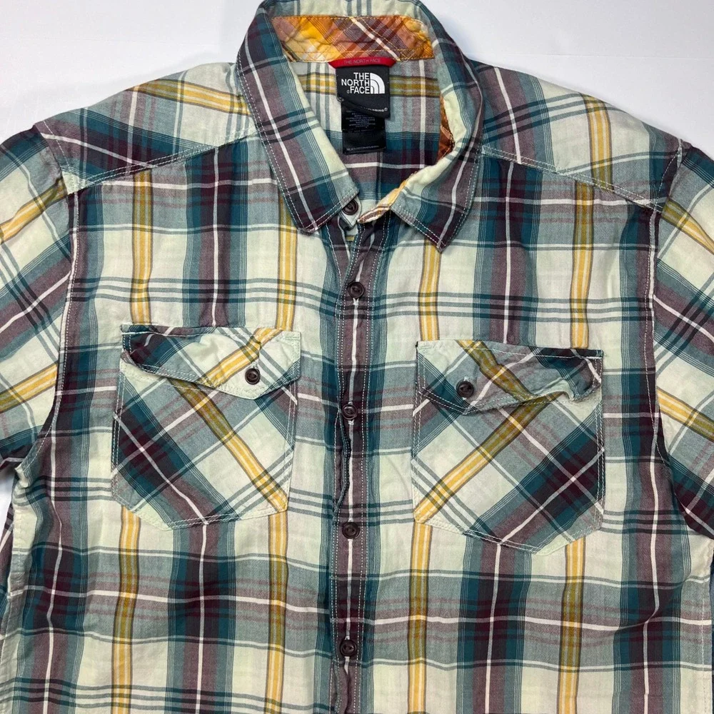 The North Face Plaid Button Down Shirt Mens Medium Short Sleeve TNF Hiking
